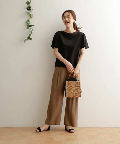 URBAN RESEARCH DOORS（アーバンリサーチドアーズ）の「フレアスリーブプルオーバー（Tシャツ/カットソー・レディース・ブラック/ブルー/ライトベージュ・ONE）」の4枚目の写真