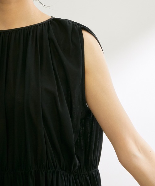 ROPE'（ロペ）の「ギャザーノースリーブカットソー（Tシャツ/カットソー・レディース・ブラック/オフホワイト/ダークブラウン・38）」の7枚目の写真
