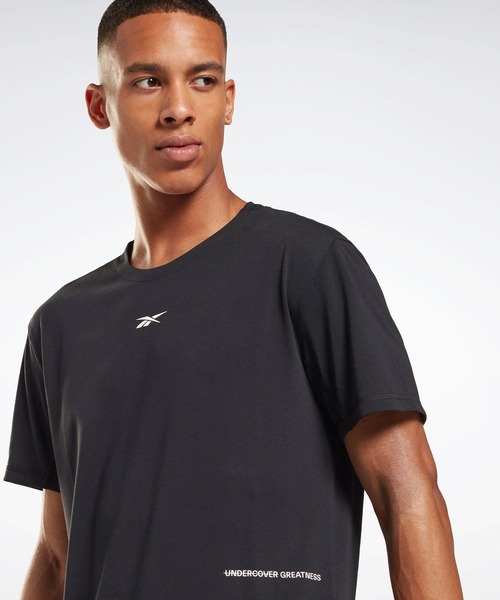 Reebok(リーボック)の「レズミルズ プレミア Tシャツ(Tシャツ/カットソー・メンズ・ブラック・X-LARGE/MEDIUM/LARGE/X-SMALL/XX-LARGE/SMALL/XXX-LARGE)」の2枚目の写真