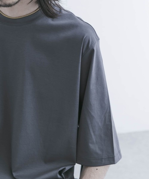 URBAN RESEARCH（アーバンリサーチ）の「COSEI　80/ 40G シルケットルーズTシャツ（シャツ/ブラウス・メンズ・ホワイト/グレー・2/3）」の5枚目の写真