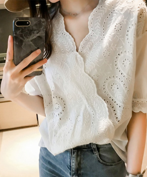 emi+(エミプラス)の「スカラップパンチングレースカシュクールブラウス(シャツ/ブラウス・レディース・ホワイト/ブラック・M/L/XL)」の22枚目の写真