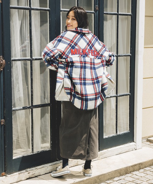 MILKFED.（ミルクフェド）の「CORDUROY SKIRT（スカート・レディース・ベージュ/チャコール・ONE SIZE）」の7枚目の写真