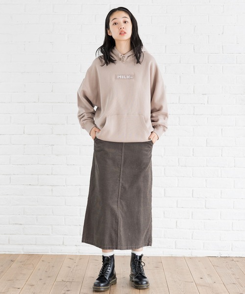 MILKFED.（ミルクフェド）の「CORDUROY SKIRT（スカート・レディース・ベージュ/チャコール・ONE SIZE）」の17枚目の写真