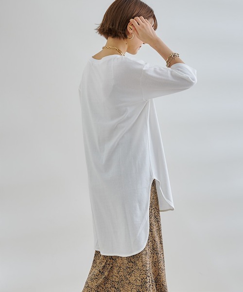 DouDou(ドゥドゥ)の「7分袖バックロングT(Tシャツ/カットソー・レディース・オフホワイト/チャコールグレー/グリーン・FREE)」の1枚目の写真