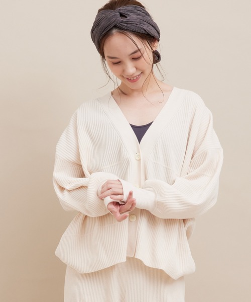 SALON adam et rope'（サロン アダム エ ロペ）の「【極上の肌ざわり】リブカーディガン -CreamyCotton /クリーミーコットン-（カーディガン/ボレロ・レディース・チャコールグレー/ベージュ/オフホワイト/グリーン/ピンク系その他・FREE）」の12枚目の写真