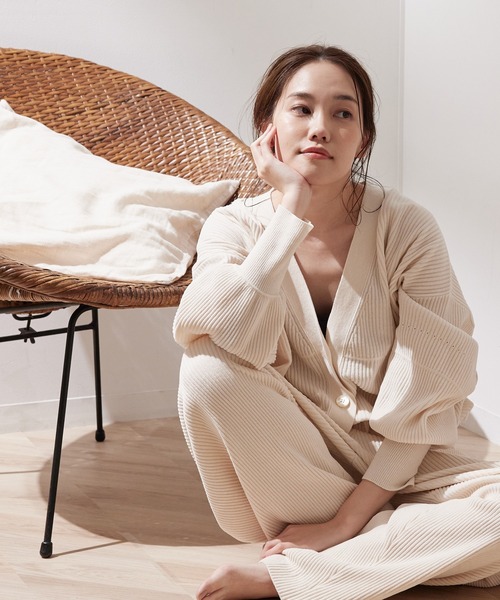 SALON adam et rope'（サロン アダム エ ロペ）の「【極上の肌ざわり】リブカーディガン -CreamyCotton /クリーミーコットン-（カーディガン/ボレロ・レディース・チャコールグレー/ベージュ/オフホワイト/グリーン/ピンク系その他・FREE）」の13枚目の写真