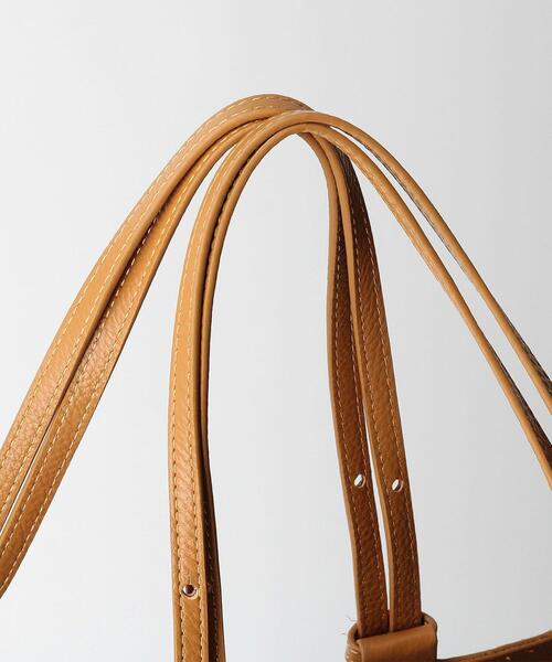 THE STATION STORE(ザ ステーション ストア)の「<H.V.F.N(エイチ ブイ エヌ エフ)>Lスタッズ コンビ トートバッグ(トートバッグ・レディース・ベージュ/ブラック・FREE)」の7枚目の写真