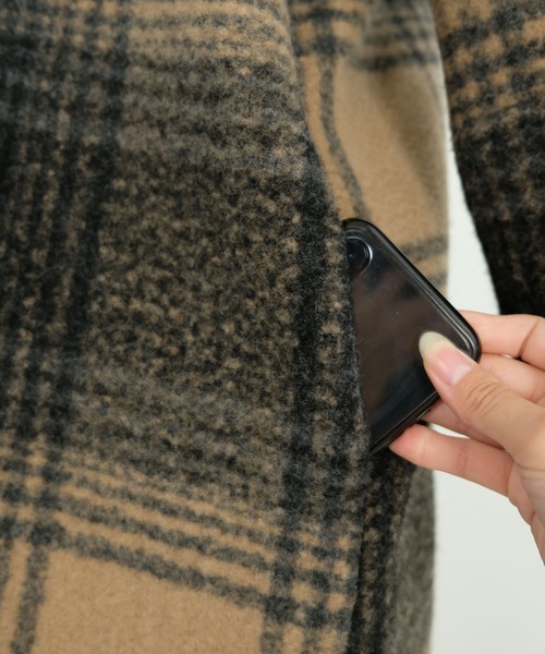 ANDJ(アンドジェイ)の「チェック柄チェスターコート(チェスターコート・レディース・ブラウン/ベージュ・M)」の14枚目の写真