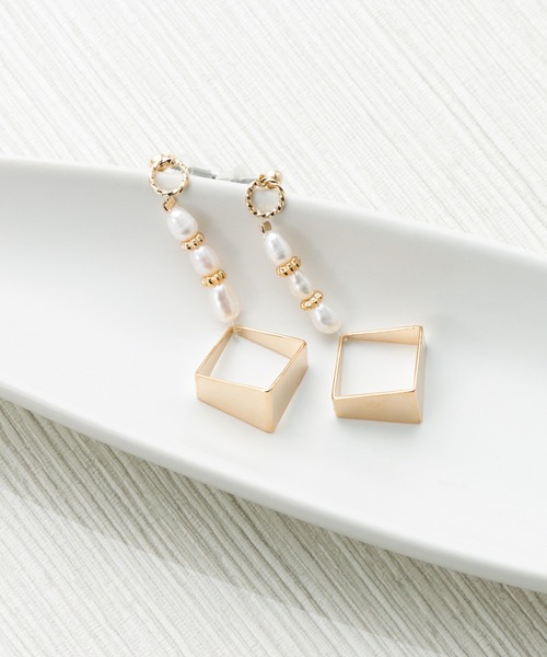 Blueberry（ブルーベリー）の「デザイン ピアス（ピアス（両耳用）・レディース・ゴールド系8/ブラウン/ゴールド系1/ゴールド系2/ゴールド/ゴールド系6/パープル/イエロー/ゴールド系4/ゴールド系9/ゴールド系5/ブルー/ブルーグリーン/ゴールド系7/ゴールド系3/ベージュ・フリー）」の14枚目の写真