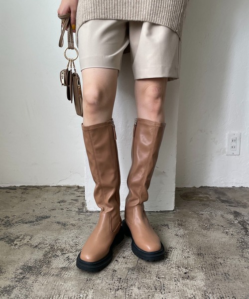 CAPRICIEUX LE'MAGE（カプリシューレマージュ）の「トラックソールロングブーツ（ブーツ・レディース・ブラック/キャメル・37/39）」の17枚目の写真