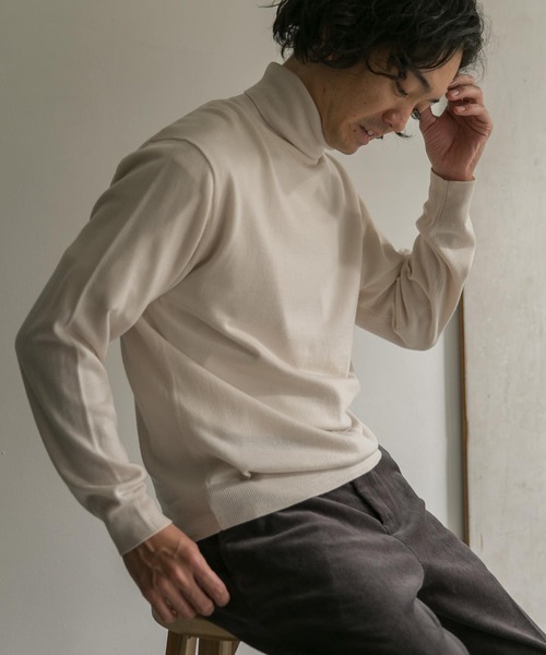 URBAN RESEARCH DOORS（アーバンリサーチドアーズ）の「ハーモニータートルネックニット（ニット/セーター・メンズ・ベージュ系その他/レッド系その他/ロイヤルブルー/ホワイト系その他/ブラック・38/40）」の8枚目の写真