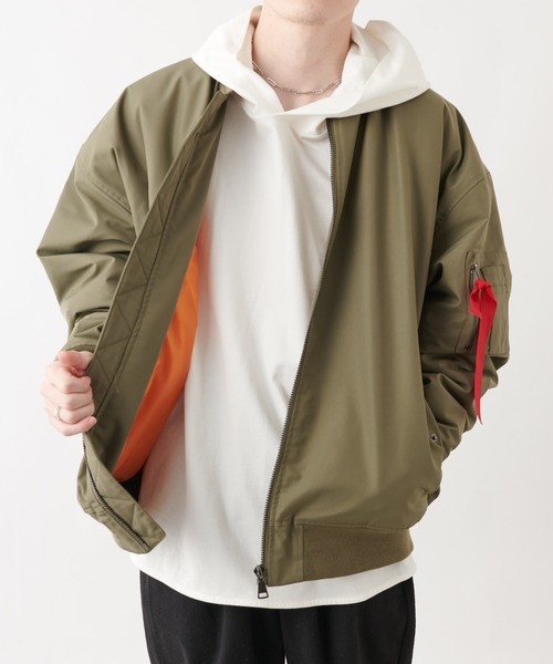 COLONY 2139（コロニートゥーワンスリーナイン）の「ヘビーツイル中綿ビッグシルエットMA-1 ※ユニセックス対応（ミリタリージャケット・メンズ・ブラック/カーキ・MEDIUM/LARGE）」の16枚目の写真