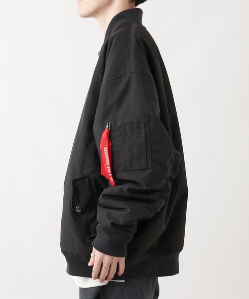 COLONY 2139（コロニートゥーワンスリーナイン）の「ヘビーツイル中綿ビッグシルエットMA-1 ※ユニセックス対応（ミリタリージャケット・メンズ・ブラック/カーキ・MEDIUM/LARGE）」の17枚目の写真