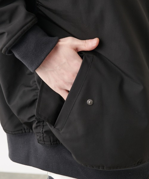 COLONY 2139（コロニートゥーワンスリーナイン）の「ヘビーツイル中綿ビッグシルエットMA-1 ※ユニセックス対応（ミリタリージャケット・メンズ・ブラック/カーキ・MEDIUM/LARGE）」の9枚目の写真