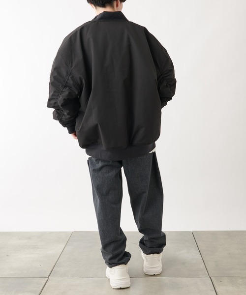 COLONY 2139（コロニートゥーワンスリーナイン）の「ヘビーツイル中綿ビッグシルエットMA-1 ※ユニセックス対応（ミリタリージャケット・メンズ・ブラック/カーキ・MEDIUM/LARGE）」の11枚目の写真