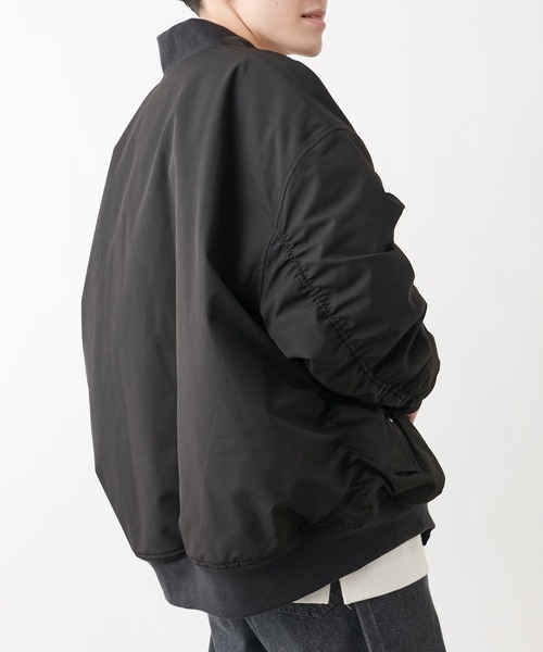 COLONY 2139（コロニートゥーワンスリーナイン）の「ヘビーツイル中綿ビッグシルエットMA-1 ※ユニセックス対応（ミリタリージャケット・メンズ・ブラック/カーキ・MEDIUM/LARGE）」の7枚目の写真