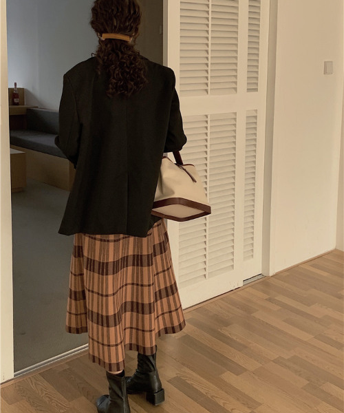 emi+（エミプラス）の「チェック柄ロングニットスカート（スカート・レディース・ブラック/ブラウン・FREE）」の12枚目の写真