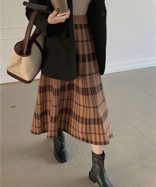emi+（エミプラス）の「チェック柄ロングニットスカート（スカート・レディース・ブラック/ブラウン・FREE）」の13枚目の写真