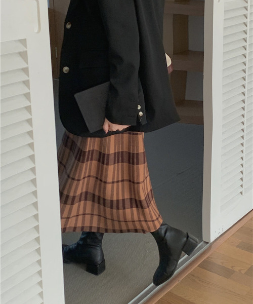 emi+（エミプラス）の「チェック柄ロングニットスカート（スカート・レディース・ブラック/ブラウン・FREE）」の17枚目の写真