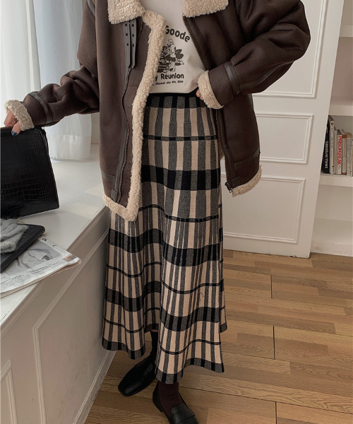 emi+（エミプラス）の「チェック柄ロングニットスカート（スカート・レディース・ブラック/ブラウン・FREE）」の19枚目の写真
