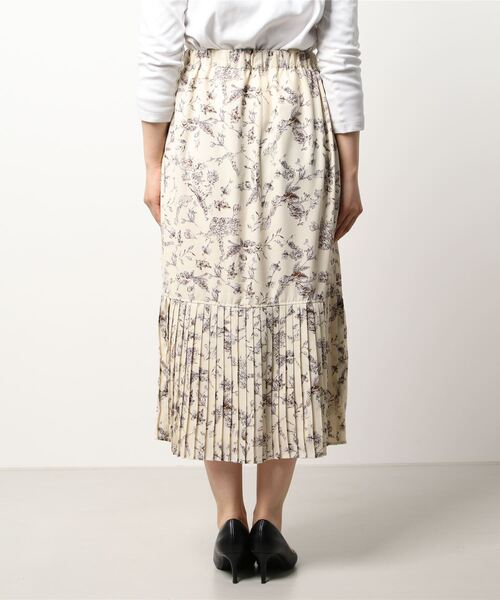 NICOLE white（ニコルホワイト）の「裾プリーツ花柄スカート（スカート・レディース・カーキ/オフホワイト・FREE）」の3枚目の写真