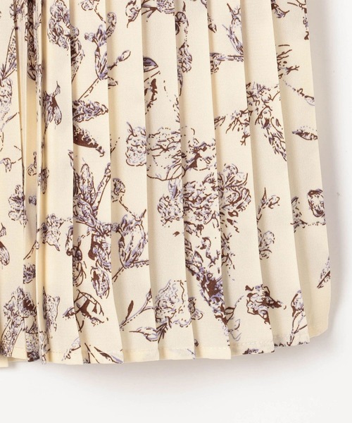 NICOLE white（ニコルホワイト）の「裾プリーツ花柄スカート（スカート・レディース・カーキ/オフホワイト・FREE）」の9枚目の写真