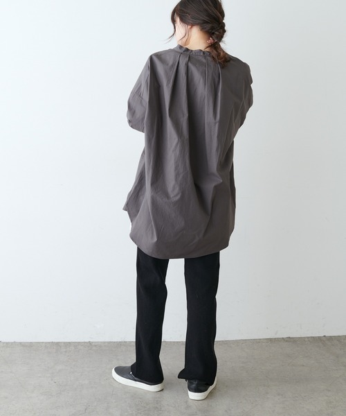 PUAL CE CIN（ピュアルセシン）の「塩縮加工タイプライターブラウス（シャツ/ブラウス・レディース・ホワイト/グレイッシュベージュ/チャコール・FREE）」の15枚目の写真