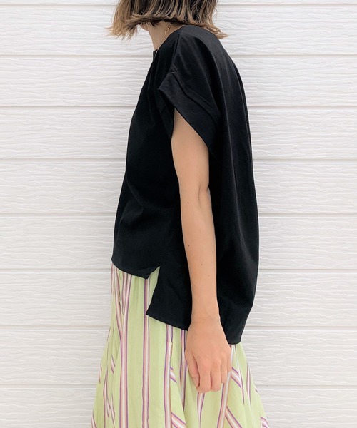 Q（キュー）の「バックタックシルケットトップス（Tシャツ/カットソー・レディース・ブラック/アイボリー/エメラルド/グレイッシュベージュ/マスタード・MEDIUM）」の7枚目の写真