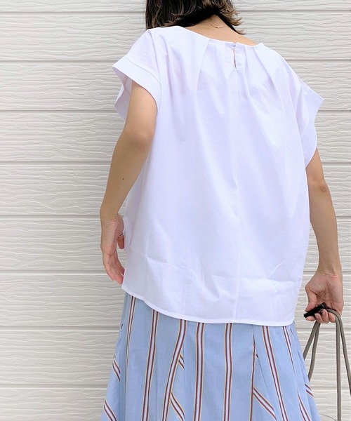 Q（キュー）の「バックタックシルケットトップス（Tシャツ/カットソー・レディース・ブラック/アイボリー/エメラルド/グレイッシュベージュ/マスタード・MEDIUM）」の9枚目の写真