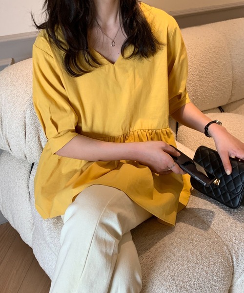 Diosfront(ディオスフロント)の「ペプラム切替Vネックチュニックブラウス(シャツ/ブラウス・レディース・ホワイト/ブラック/パープル/サックスブルー/イエロー・FREE)」の5枚目の写真