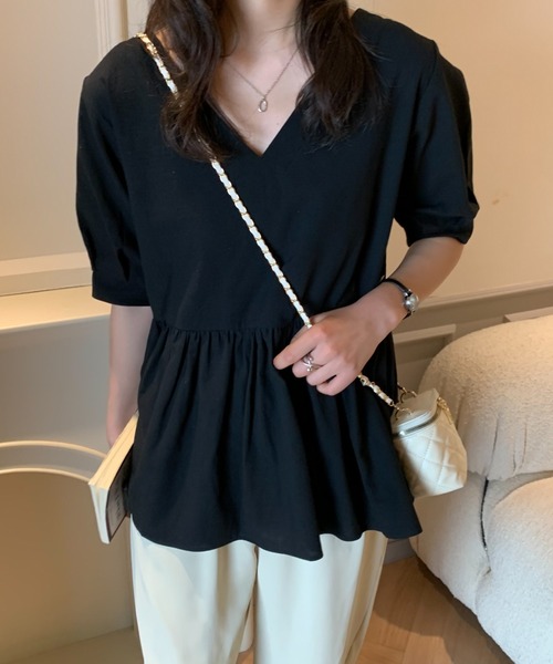 Diosfront(ディオスフロント)の「ペプラム切替Vネックチュニックブラウス(シャツ/ブラウス・レディース・ホワイト/ブラック/パープル/サックスブルー/イエロー・FREE)」の3枚目の写真