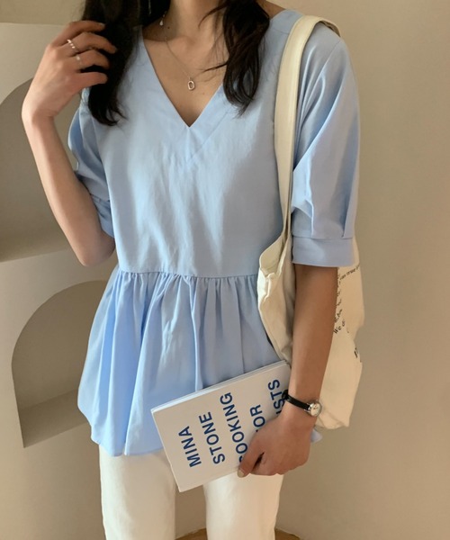 Diosfront(ディオスフロント)の「ペプラム切替Vネックチュニックブラウス(シャツ/ブラウス・レディース・ホワイト/ブラック/パープル/サックスブルー/イエロー・FREE)」の9枚目の写真