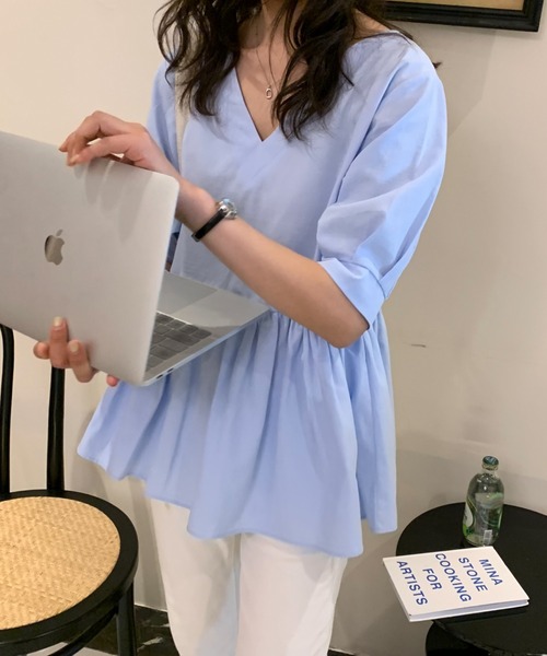 Diosfront(ディオスフロント)の「ペプラム切替Vネックチュニックブラウス(シャツ/ブラウス・レディース・ホワイト/ブラック/パープル/サックスブルー/イエロー・FREE)」の17枚目の写真