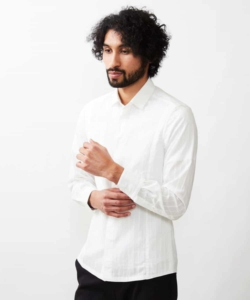 MICHEL KLEIN HOMME (ミッシェルクランオム)の「ベーシックホワイトシャツ(シャツ/ブラウス・メンズ・ホワイト/ライトグレー・MEDIUM/LARGE/X-LARGE)」の4枚目の写真