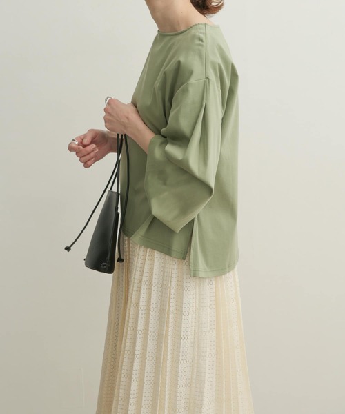 URBAN RESEARCH DOORS（アーバンリサーチドアーズ）の「タックスリーブボートネック（Tシャツ/カットソー・レディース・ブラック/オフホワイト/ライトカーキ・1）」の9枚目の写真