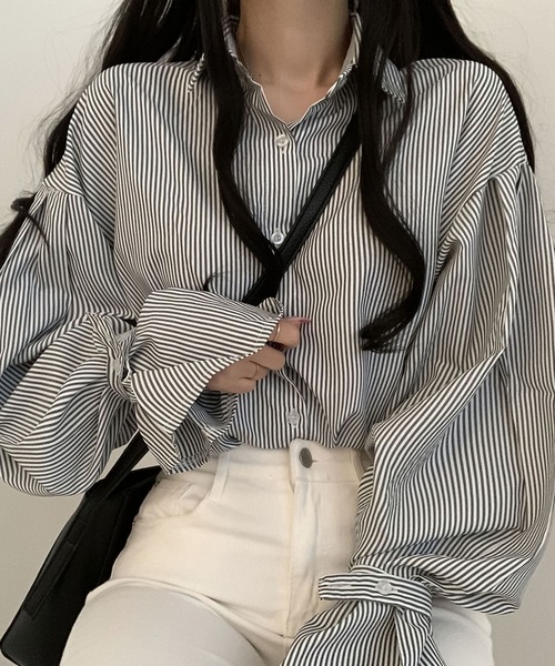 Girly Doll(ガーリードール)の「ボリュームスリーブストライプシャツ(シャツ/ブラウス・レディース・ブラック/B/ブルー/A・F)」の5枚目の写真