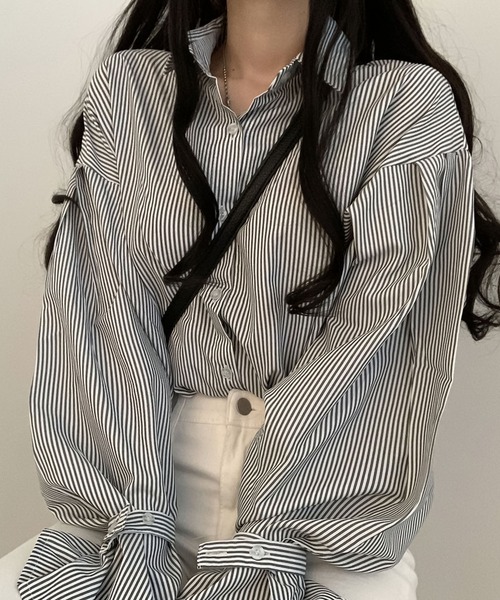 Girly Doll(ガーリードール)の「ボリュームスリーブストライプシャツ(シャツ/ブラウス・レディース・ブラック/B/ブルー/A・F)」の6枚目の写真