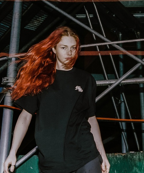 MANASTASH（マナスタッシュ）の「【直営店限定】MANASTASH N.A.U/マナスタッシュエヌエーユー　GANG LOGO TEE ギャングロゴティー（Tシャツ/カットソー・メンズ・ホワイト/ブラック/バーガンディー・MEDIUM/LARGE/X-LARGE）」の9枚目の写真