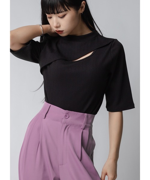 Adoon plain(アドーンプレーン)の「ネックスリットトップス(Tシャツ/カットソー・レディース・ブラック/ホワイト/ボルドー・FREE)」の3枚目の写真