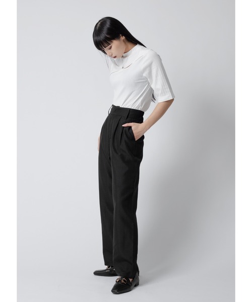 Adoon plain(アドーンプレーン)の「ネックスリットトップス(Tシャツ/カットソー・レディース・ブラック/ホワイト/ボルドー・FREE)」の7枚目の写真