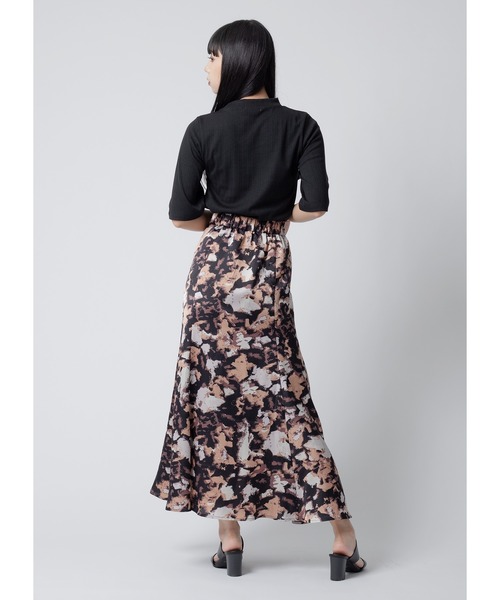 Adoon plain(アドーンプレーン)の「ネックスリットトップス(Tシャツ/カットソー・レディース・ブラック/ホワイト/ボルドー・FREE)」の15枚目の写真