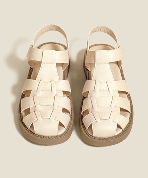 AMOUR BOX（アムールボックス）の「フェイクレザーグルカサンダル（サンダル・レディース・ブラック/クリーム・38/39/35/36/37）」の2枚目の写真