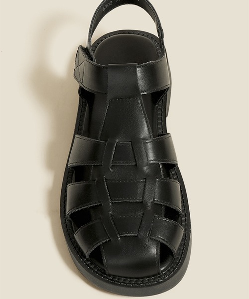 AMOUR BOX（アムールボックス）の「フェイクレザーグルカサンダル（サンダル・レディース・ブラック/クリーム・38/39/35/36/37）」の10枚目の写真