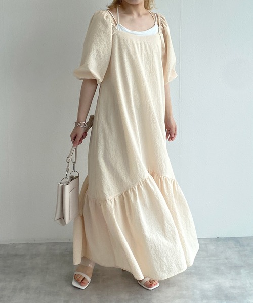 w closet(ダブルクローゼット)の「スクエアネックバルーン袖ティアードワンピース(ワンピース・レディース・ラベンダー/ライトベージュ・FREE)」の21枚目の写真