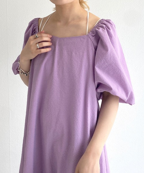 w closet(ダブルクローゼット)の「スクエアネックバルーン袖ティアードワンピース(ワンピース・レディース・ラベンダー/ライトベージュ・FREE)」の8枚目の写真