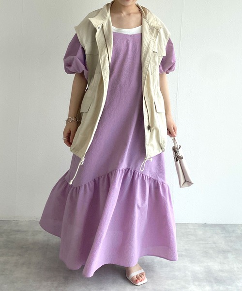 w closet(ダブルクローゼット)の「スクエアネックバルーン袖ティアードワンピース(ワンピース・レディース・ラベンダー/ライトベージュ・FREE)」の17枚目の写真