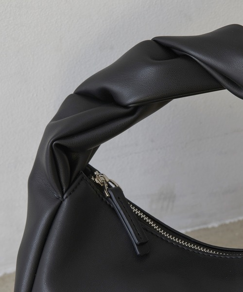 EFOLE(エフォル)の「【EFOLE】ツイストハンドル ミニバッグ(ハンドバッグ・レディース・ホワイト/ブラック・FREE)」の7枚目の写真