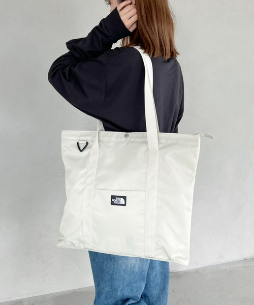 THE NORTH FACE（ザノースフェイス）の「THE NORTH FACE(ザ・ノースフェイス)/SOFT SHOULDER BAG/ソフトショルダーバッグ/NN2PN55（トートバッグ・レディース・ブラック/アイボリー/チャコールグレー・FREE）」の19枚目の写真