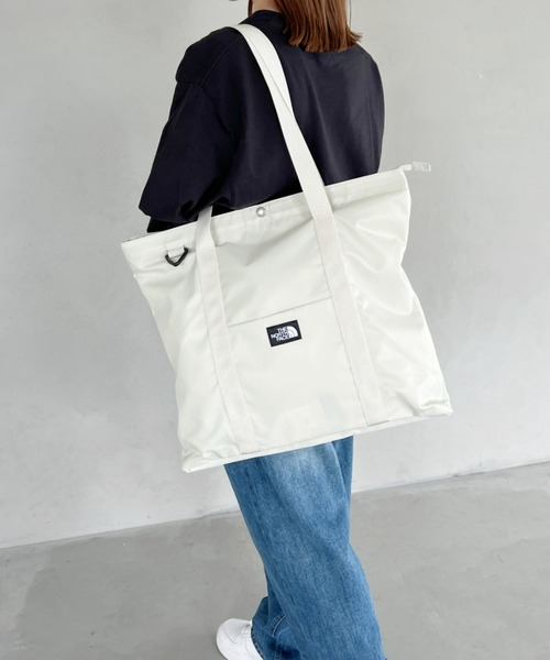 THE NORTH FACE（ザノースフェイス）の「THE NORTH FACE(ザ・ノースフェイス)/SOFT SHOULDER BAG/ソフトショルダーバッグ/NN2PN55（トートバッグ・レディース・ブラック/アイボリー/チャコールグレー・FREE）」の20枚目の写真