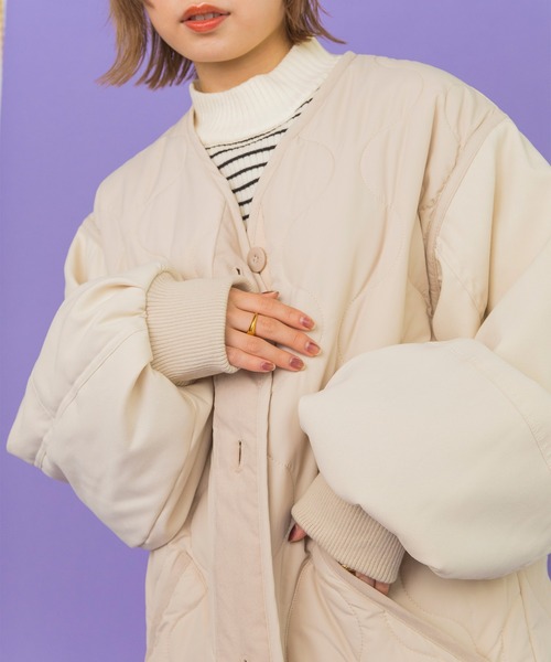 w closet（ダブルクローゼット）の「ひょうたんキルティングコート（ミリタリージャケット・レディース・ライトカーキ/アイボリー/ブラック・FREE）」の10枚目の写真